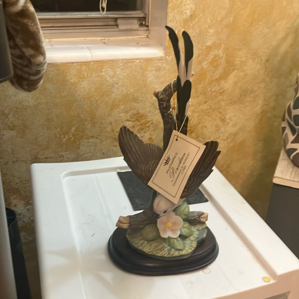 1985 HOMCO porcelain bird